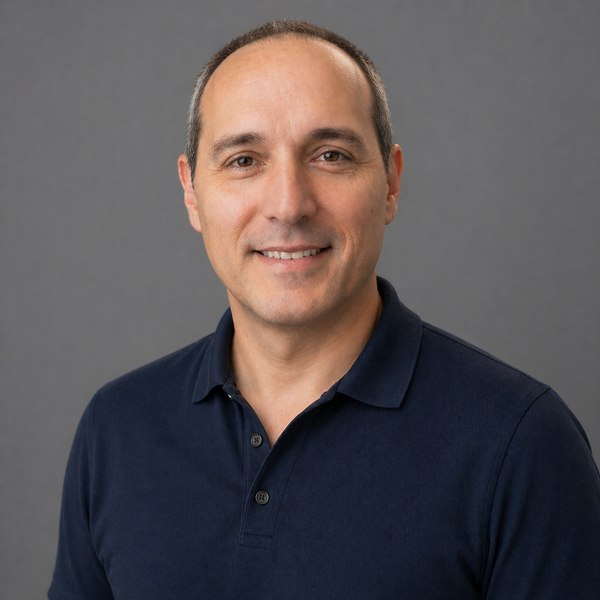 Foto de Matias Montico, consultor en transformación digital, automatización y formador en inteligencia artificial para pymes